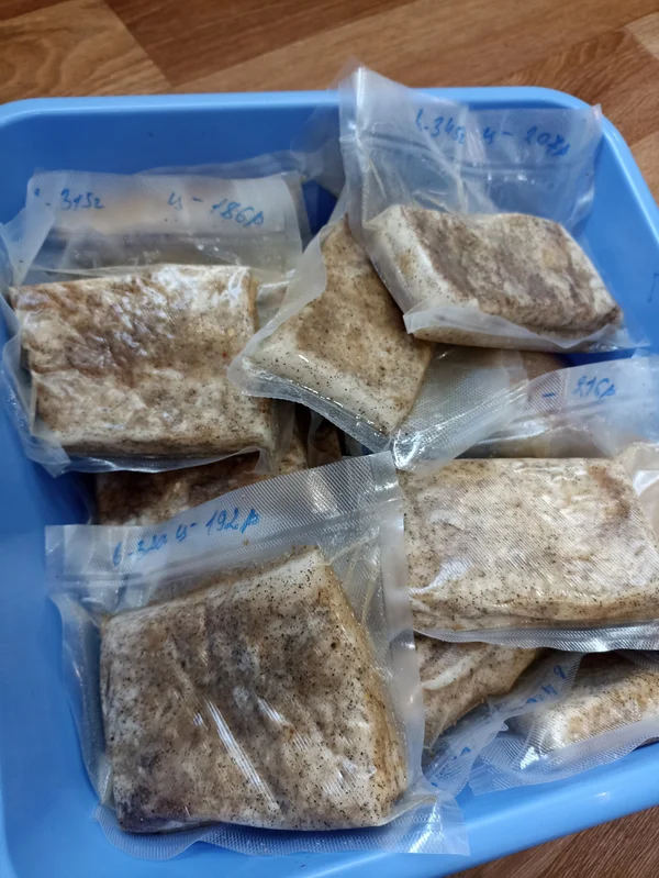 Солёное сало в вакуумной упаковке