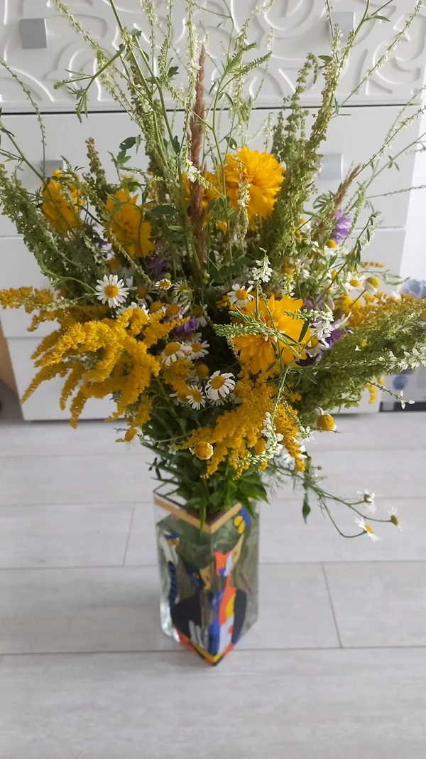 Букеты из полевых цветов