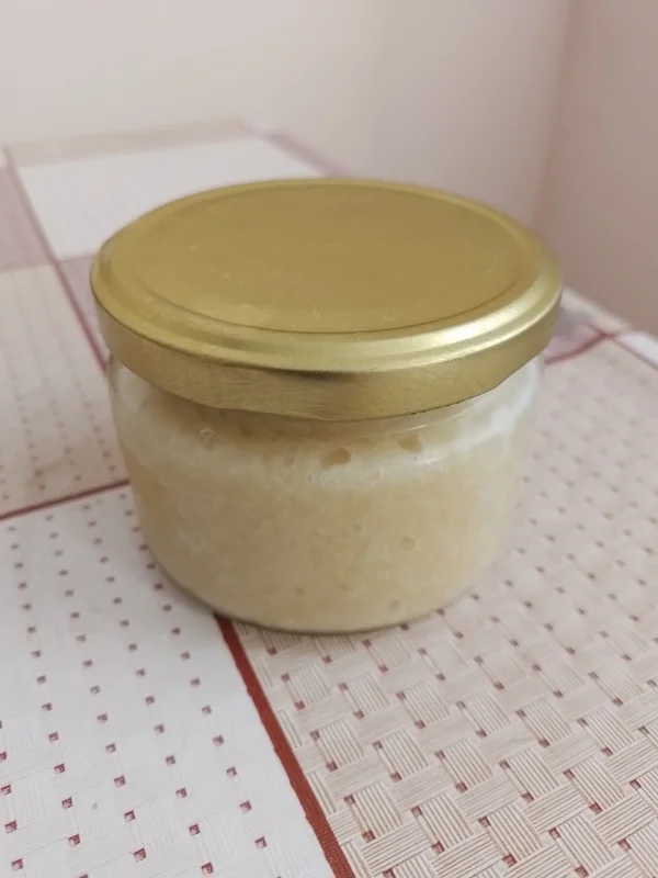 Чеснок прокрученный с лимонным соком и солью