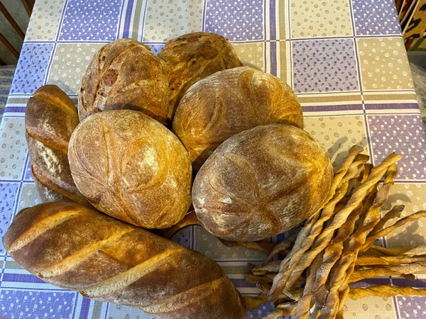 Партос с сыром, семечками и прованскими травами