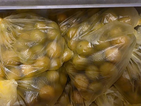 Желтая слива замороженная