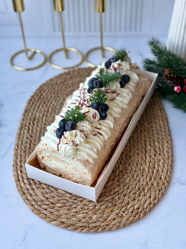 Кокосовый Меренговый рулет