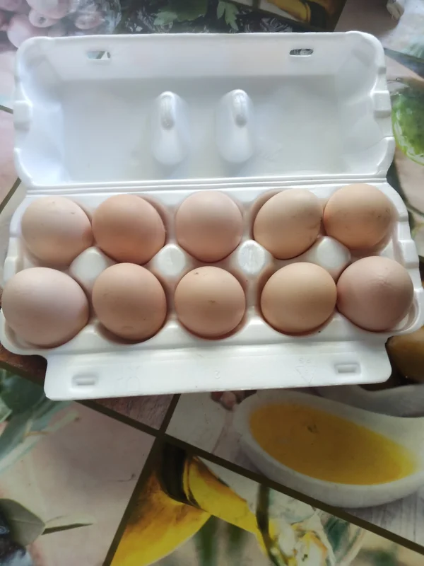 Куриные яйца