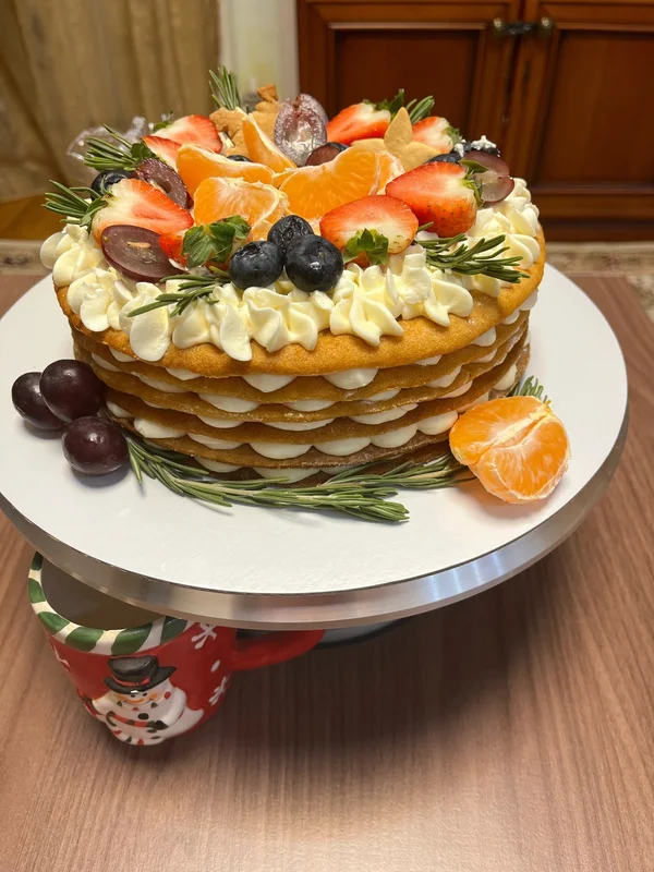 Медовик с вишней и карамелью