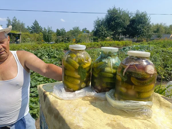 Соленые огурцы