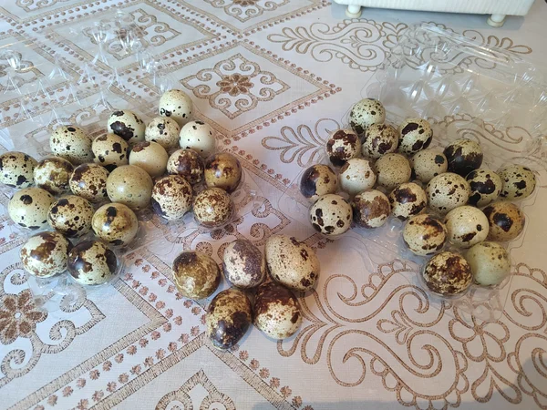 Перепелиные яйца