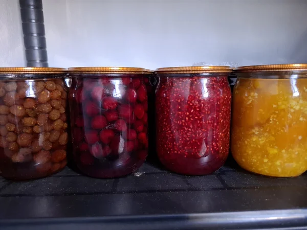 Огурчики маринованные с соусом лечо