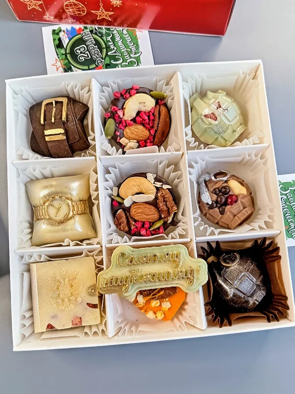 Бельгийский шоколад Callebaut, орехи, сублимированные ягоды