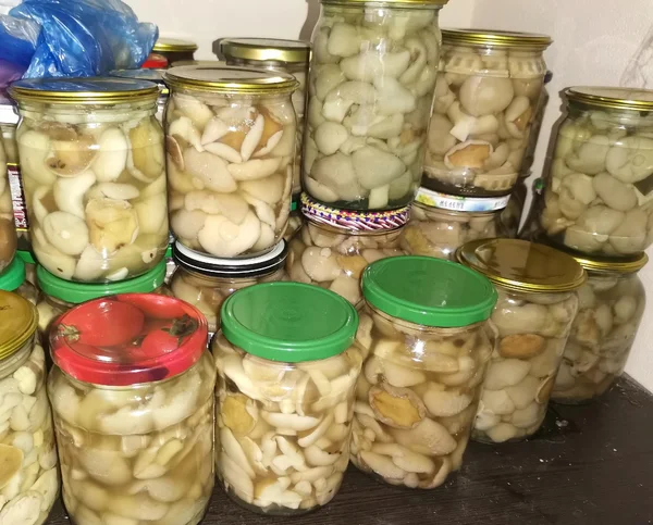 Маринованные маслята