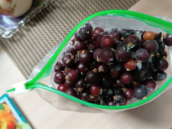 Чёрная смородина