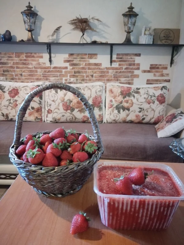Измельчённая клубника с Алтайским медом