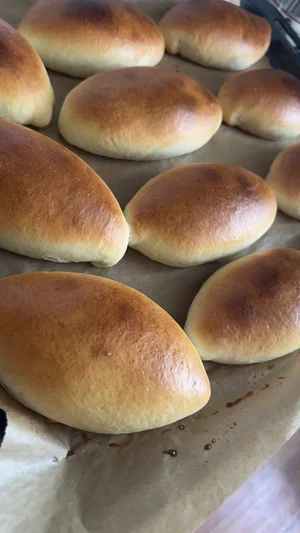 Пирожки с вишней