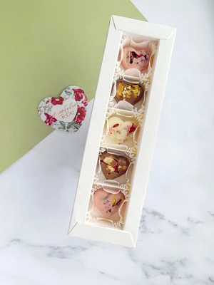 Конфеты из молочного и белого шоколада