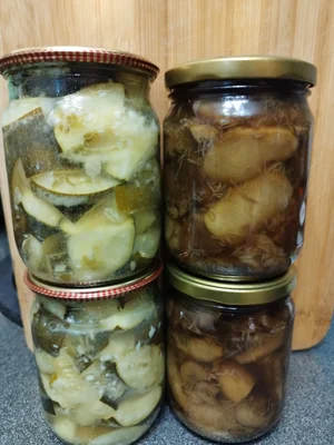 Грибы маринованные маслята