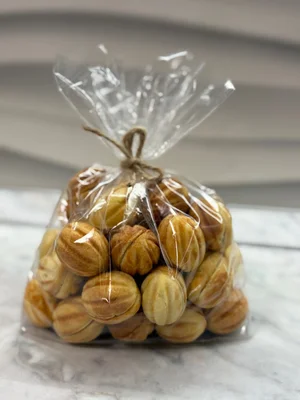 Орешки с вареной сгущенкой