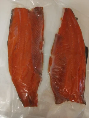 Нерка малосоленая копченая