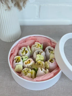 Шляпные коробочки зефирных цветов