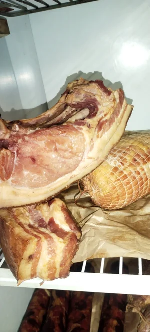 Карбонат (мясо в сетке)