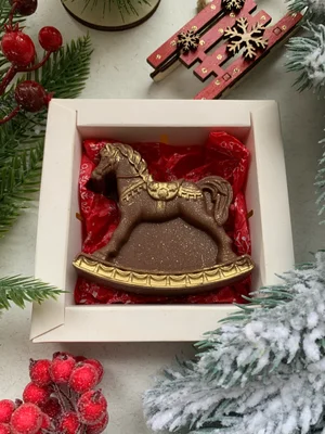 Шоколадные орешки с карамелью, песочной миндальной крошкой и карамелизированным грецким орехом