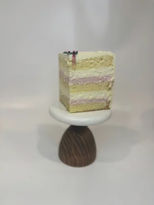 Кукис Красный бархат с клубничным компоте и белым бельгийским шоколадом