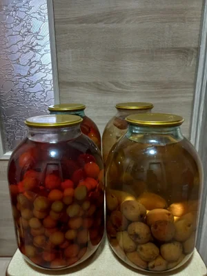 Компот из винограда, лесной груши