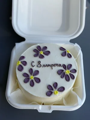 Торт молочная девочка с клубникой