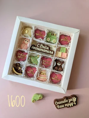 Наборы из бельгийского шоколада Callebaut с наполнением из орешков, ягод и криспи-шариков