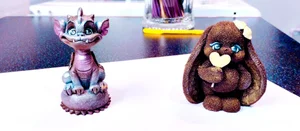 Фигурки из натурального горького и белого шоколада