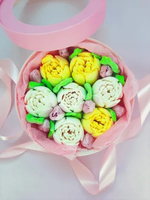 Коробочки со свежими зефирными цветами
