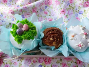 Ванильный кулич с карамельно-апельсиновой начинкой
