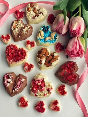 Клубника и бананы в шоколаде
