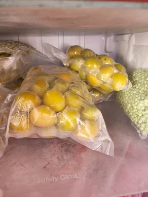 Слива желтая