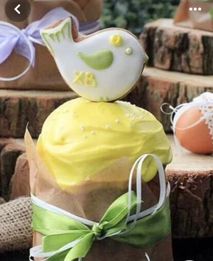 Кулич творожный с изюмом и вяленой вишней