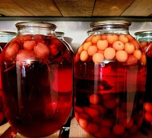 Компот из вишни