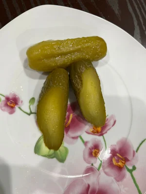 Соленые бочковые огурчики