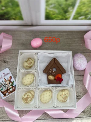 Кулич дрожжевой с изюмом, клюквой, вишней