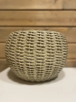 Кашпо из ротанга
