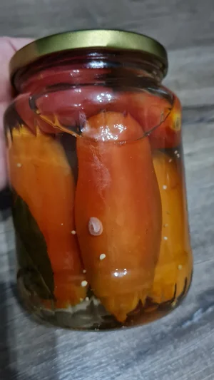 Маринованные огурцы, помидоры, ассорти
