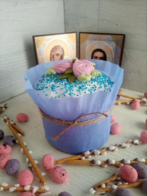 Кулич творожный с изюмом и вяленой вишней
