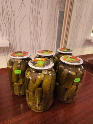 Соленые огурцы