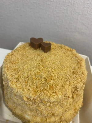 Пирожное медовик