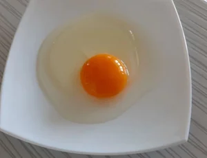 Домашние куриные яйца