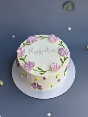 Торт молочная девочка с клубникой