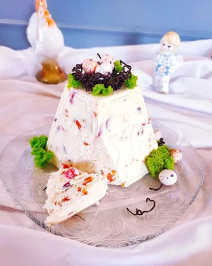 Дрожжевой творожный кулич