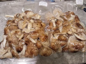 Грибы маринованные