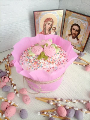 Кулич творожный с изюмом и вяленой вишней