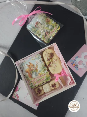 Набор с матрешкой (шоколадный пряник, авторский чай, трюфели, суфлейные конфеты)