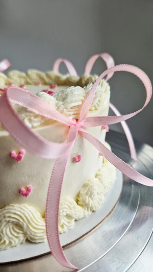 Цветок в сладком горшочке