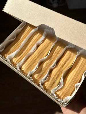 Меренговый рулет с малиной