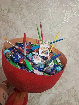 Сладкие букеты из конфет и канцелярии
